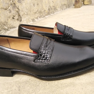 Luxury men's hand stitch black moccasin shoes, loafer on slips leather shoes