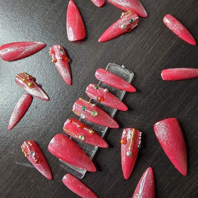 Magnetic ornaments