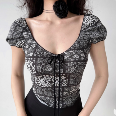 Retro deep v black floral short-sleeved t-shirt