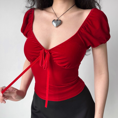 Red velvet v-neck short-sleeved t-shirt