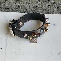 Staggered 1-row rainbow short british studs wristband - Thumbnail 4