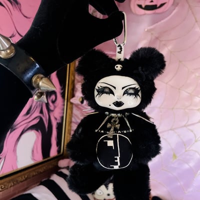 Trad goth bag brat