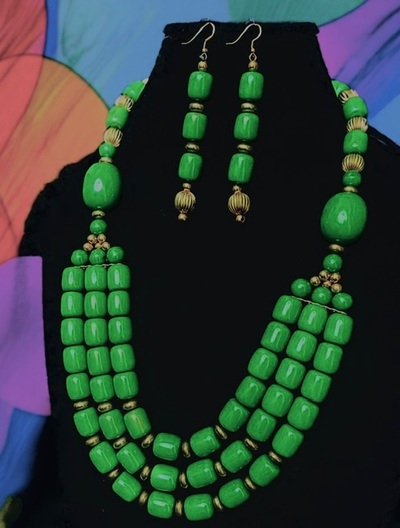 Emerald Oasis Necklace & Earrings Set 