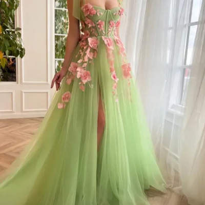 Luxury green tulle french slit evening dress with elegant detailing