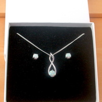 BOXED GIFT SET/925 White Opal Pendant & 18" Silver Chain/White Opal Necklace/Opal Jewellery/Opal Jewelry/Opal Jewelery/October Birthstone/UK - Thumbnail 9