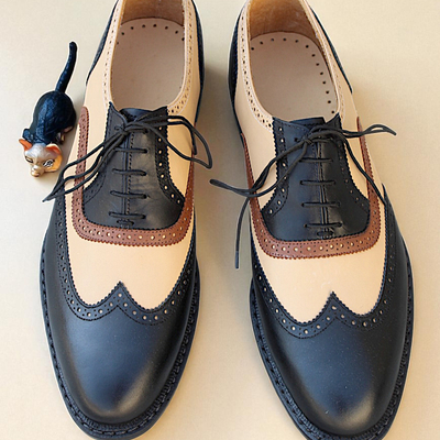 Crafted leather black tan leather wingtip oxford lace up dress shoes