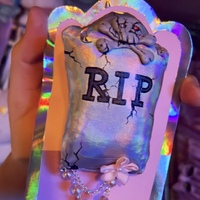 Graveyard Cutie Hair Clip & Pin - Thumbnail 1