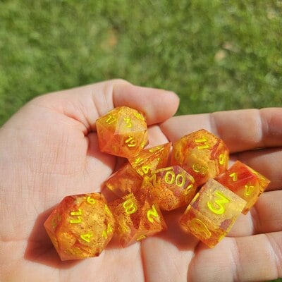 Sunspot hard-edged dice set - Thumbnail 3