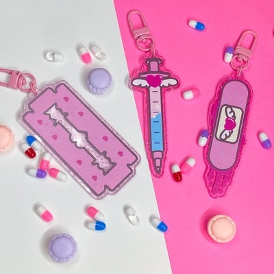 All the pink things <3 glittery acrylic keychain blind bag - Thumbnail 4