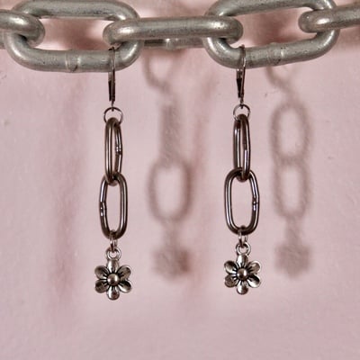 Daisy chain earrings