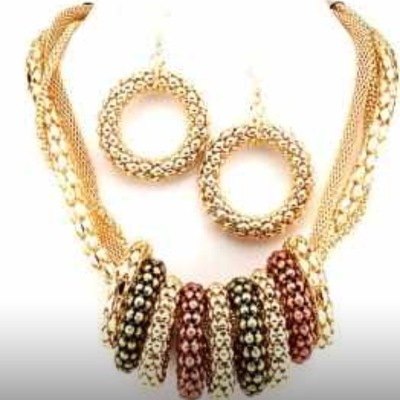 Necklace/earring set with removable rings