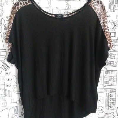 Kimono sleeve blouse w/leopard detail