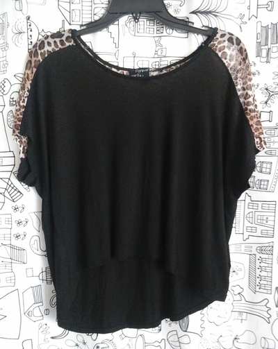 kimono sleeve blouse w/leopard detail