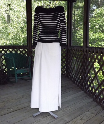 White Corduroy Long Floor Length Skirt with Pockets, Vintage Women's Size Small US 6 8