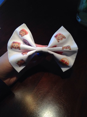 emoji bow