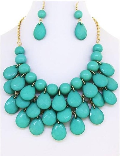 Necklace and earrings set 