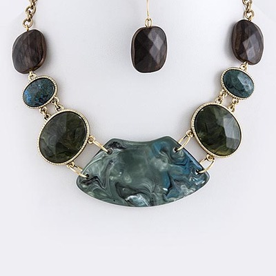 Stone plate bib necklace set