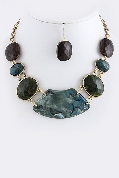 Stone Plate Bib Necklace Set