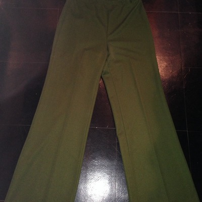 Green high-waisted pants 